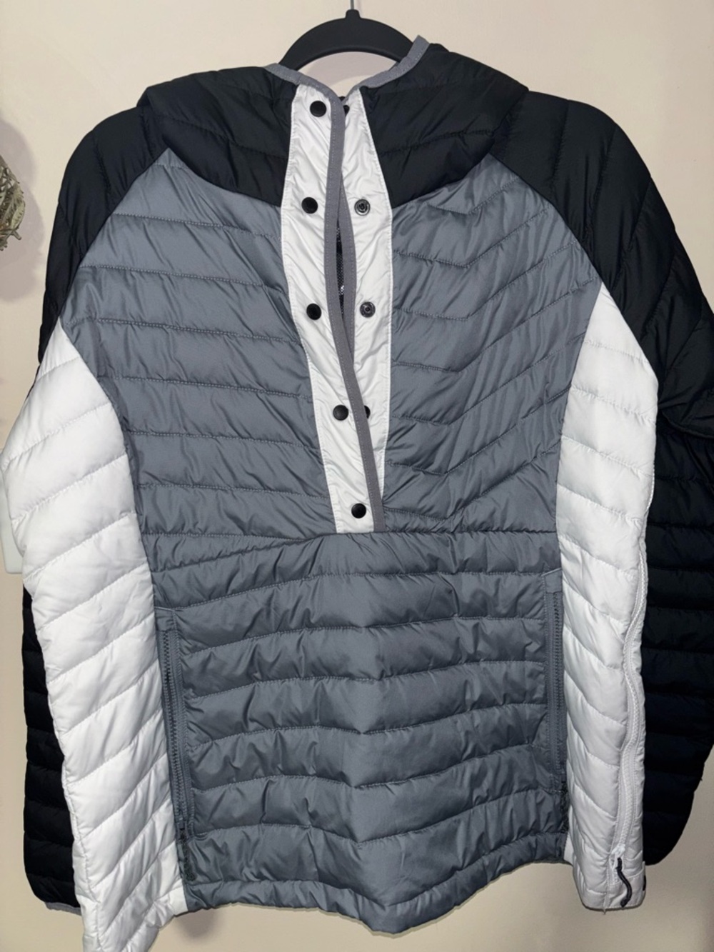 Women’s Hooded Pullover Puffer Jacket - Gray/Black/White